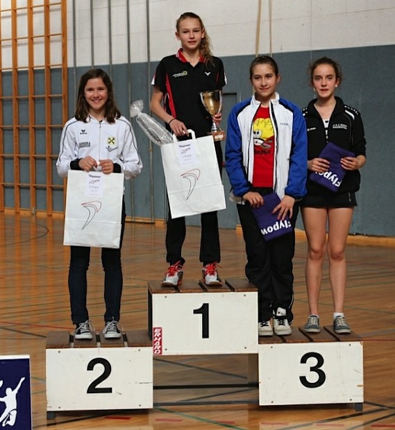 Martina Delueg als Drittplazierte bei U13 Einzel