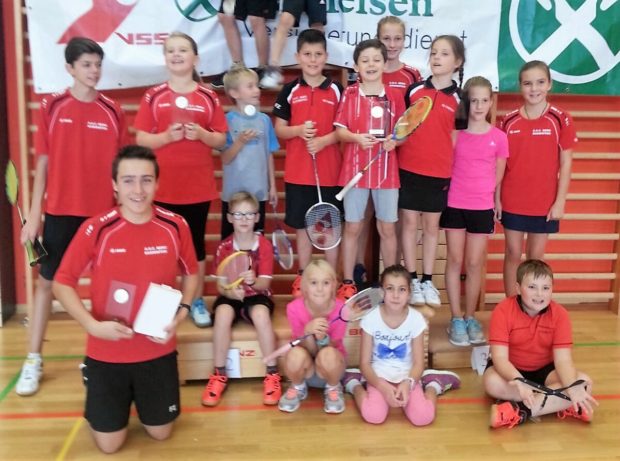 Gruppenbild des ASC Berg Badminton in Brixen