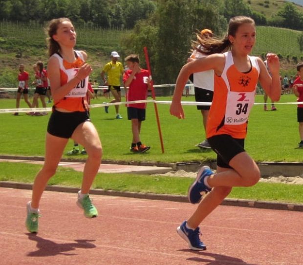 Tabea Pichler und Julia Paternoster in voller Aktion