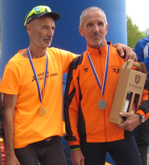 Helmut Müller (r.) bei der Preisverleihung am Mendelpaß